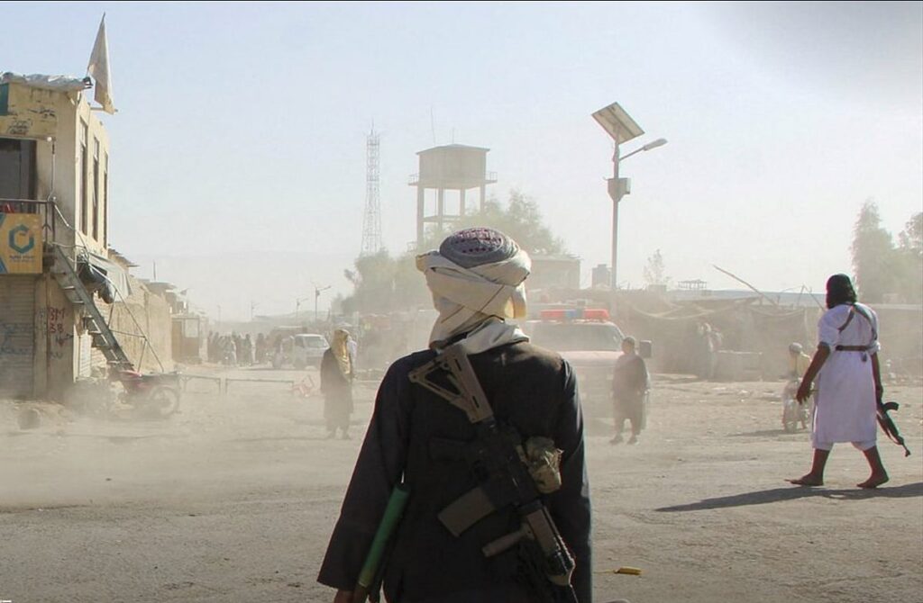 Affrontements Meurtriers à La Frontière Pakistano-afghane ..cinq Soldats Et Vingt-cinq Insurgés Tués